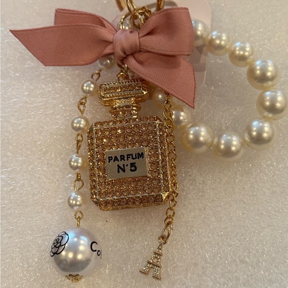 Chic Parfum Bottle & Pearl Bracelet Keychain Blush Bow Eiffel Charm GoldTone New - Picture 7 of 11